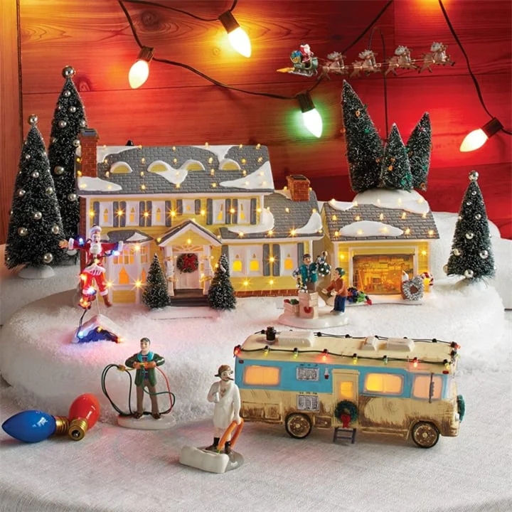 National Lampoonâs Christmas Vacation-Inspired Ceramic Village - Image 3