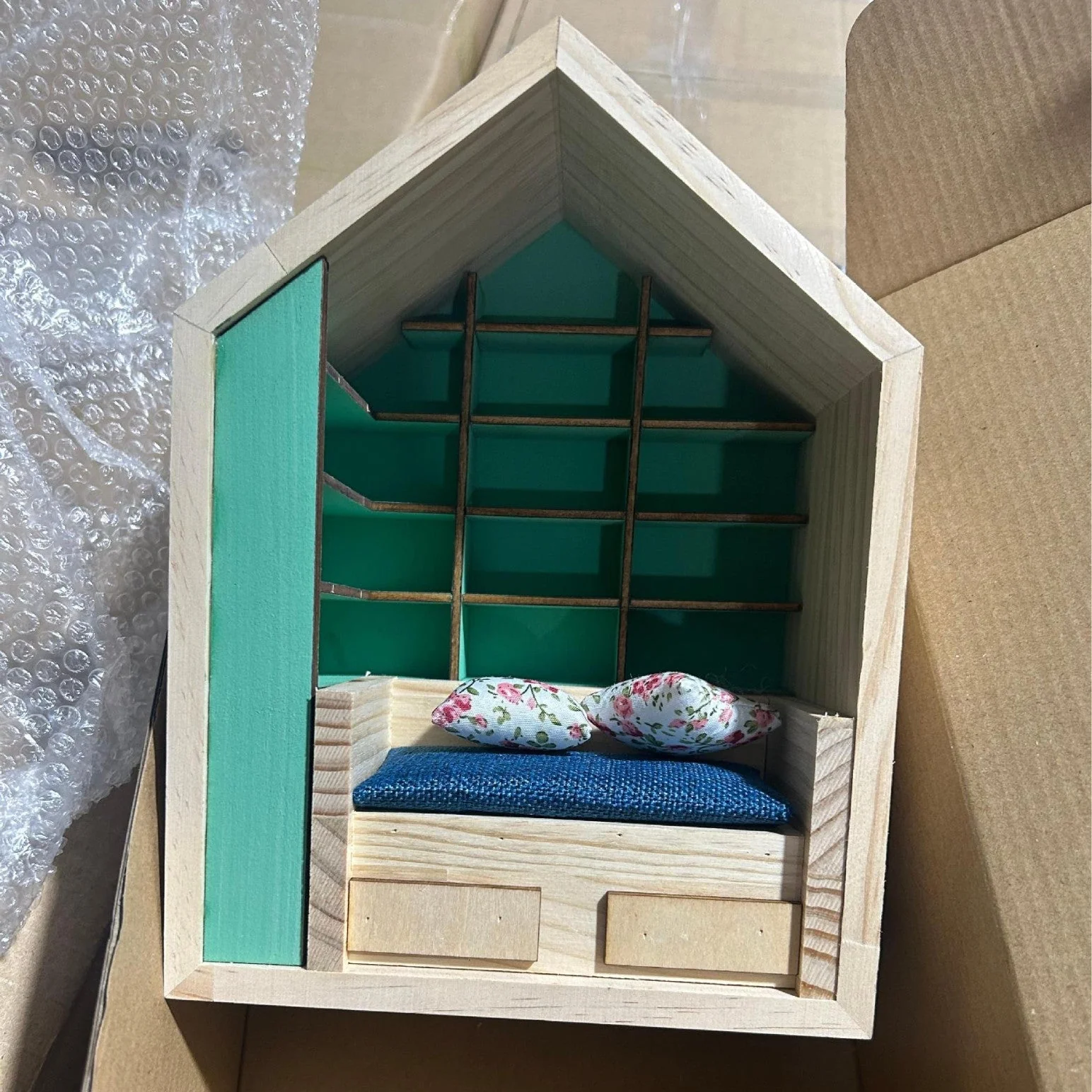 Miniature Anxiety Bookcase – An antique-style bookstore with tiny books - Image 2