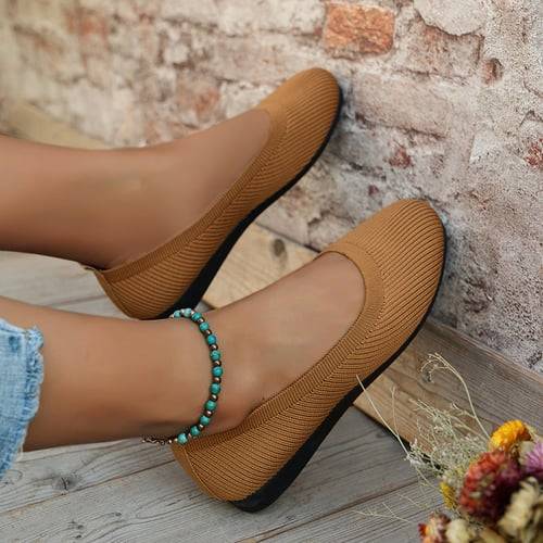 đ Lightweight Square-Toe V-Cut Flats - Image 5