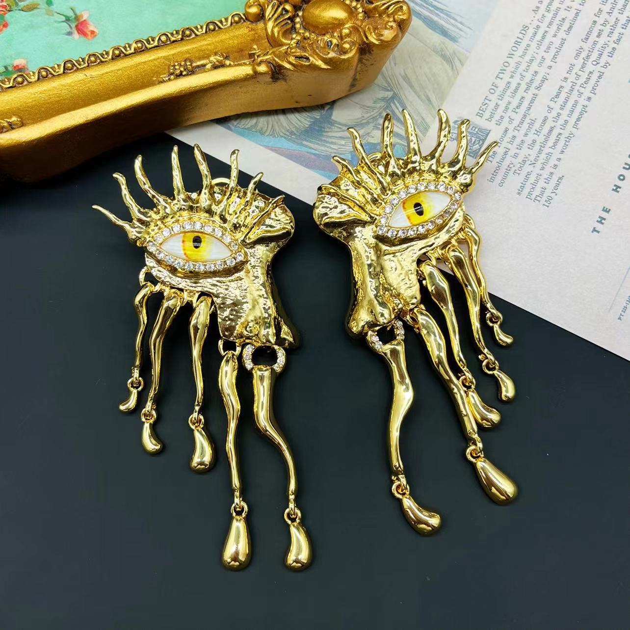 Medieval jewelry vintage tassel eyes nose glass devil's eye light luxury high-level miscellaneous chi earrings - Image 4