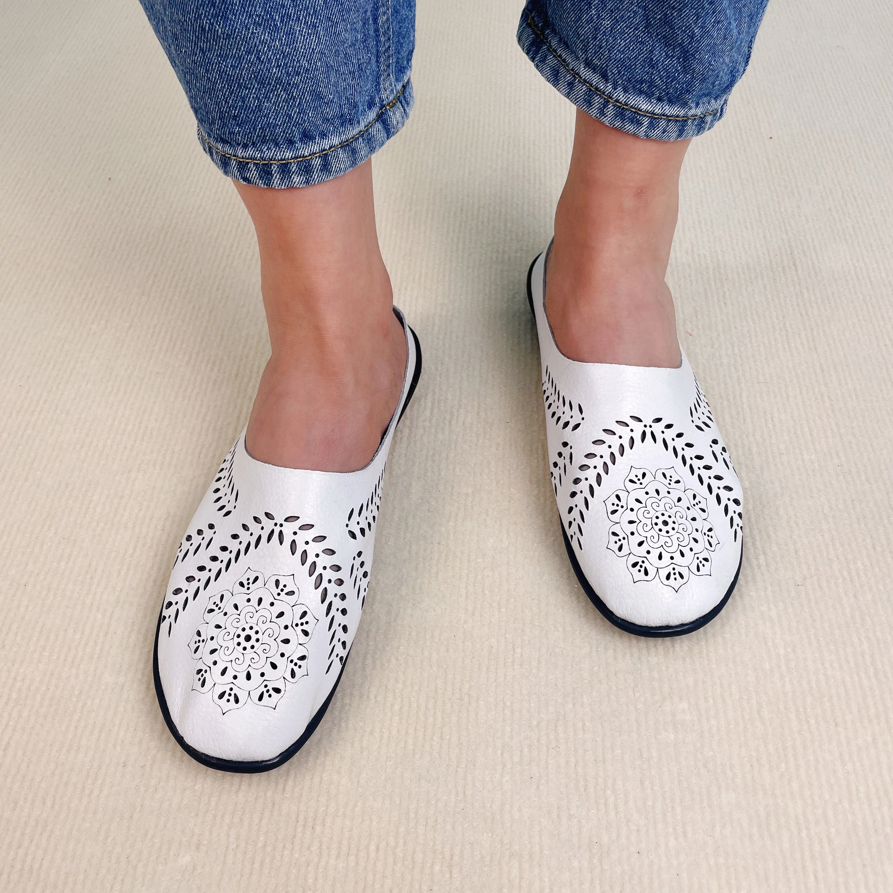 đ„49% OFF - Casual All-match Hollow Slippers - Image 9