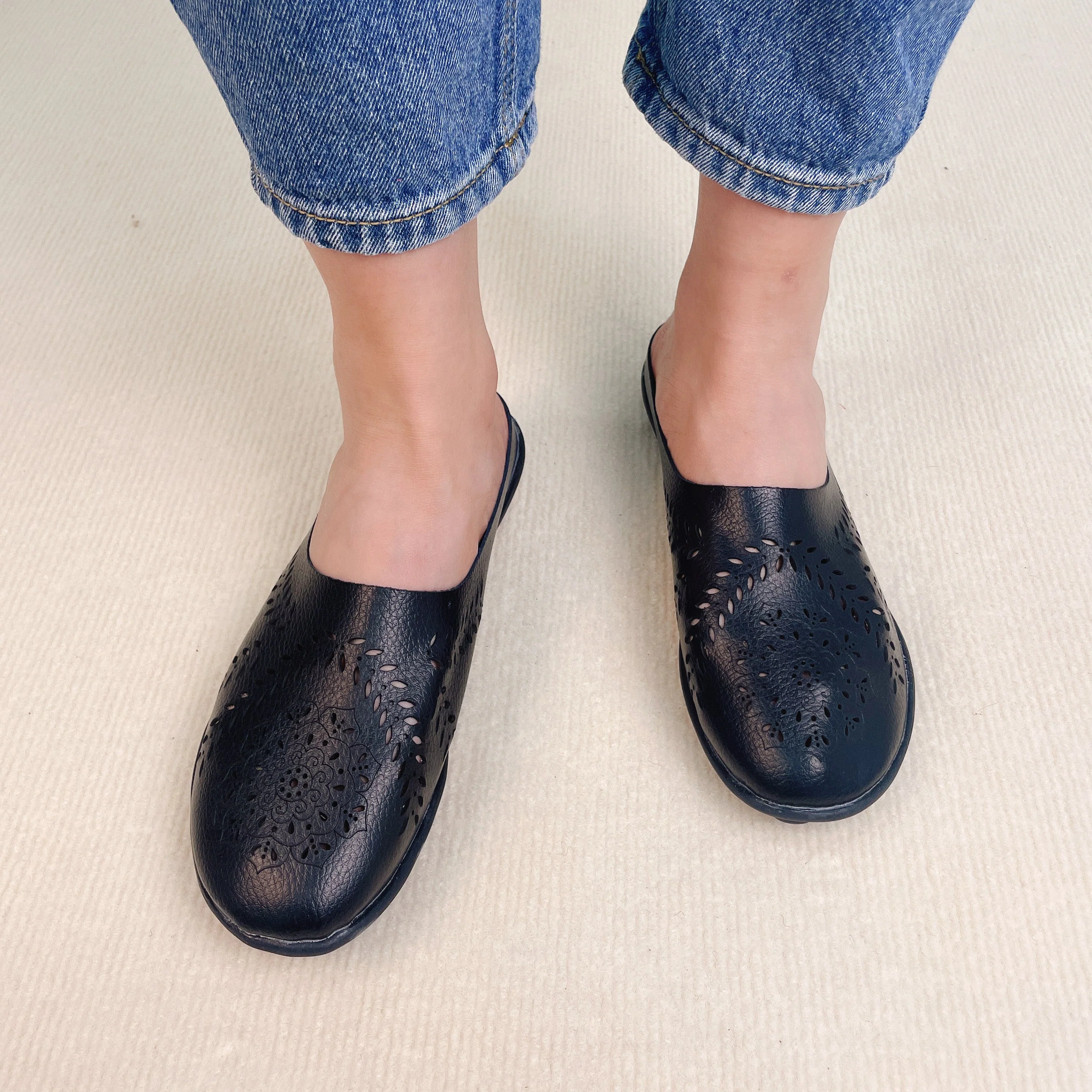 đ„49% OFF - Casual All-match Hollow Slippers - Image 12