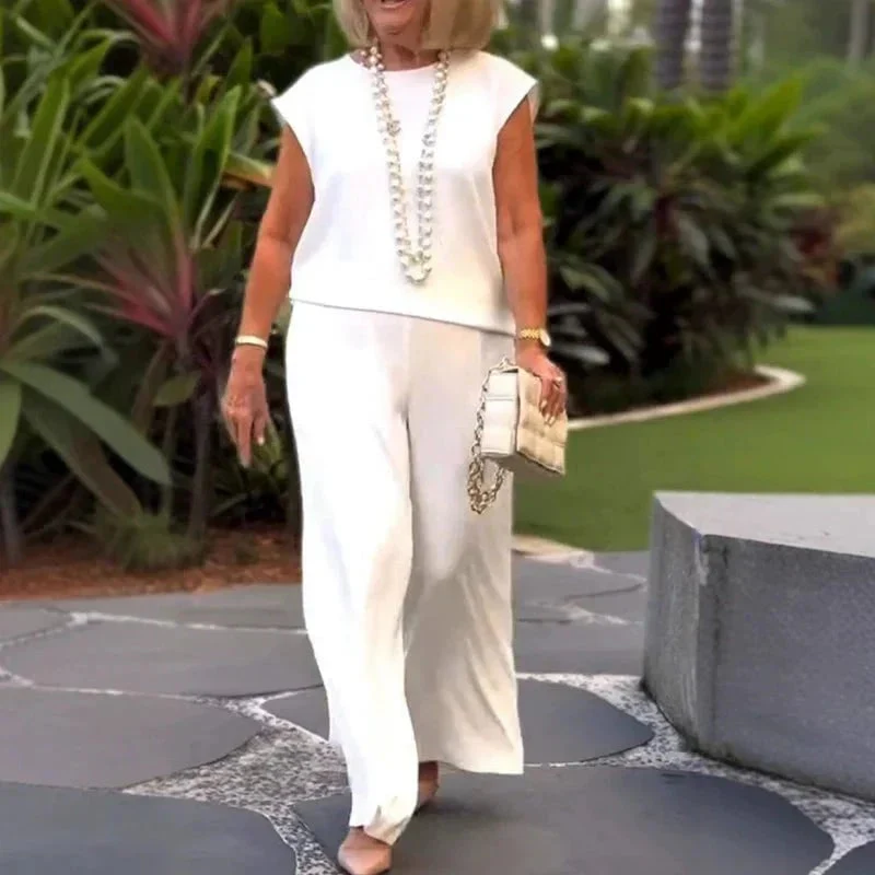 Women's crew neck sleeveless top and pants set - Image 7